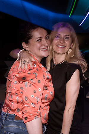 Party-382