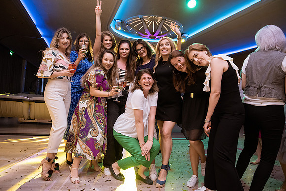 Party-332