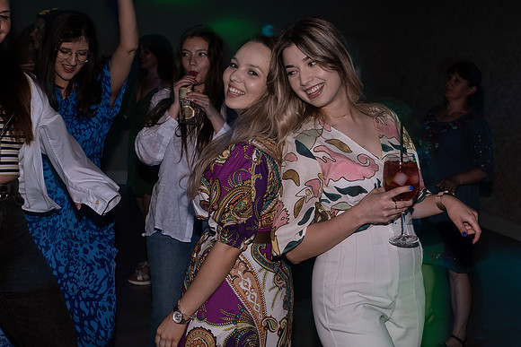 Party-319