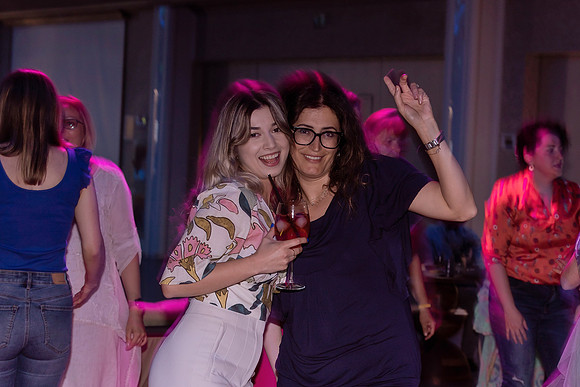 Party-347
