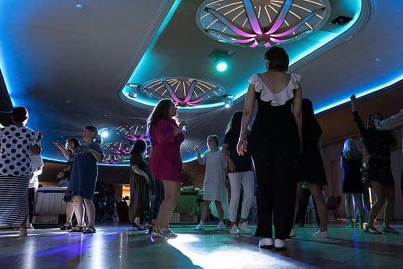 Party-355
