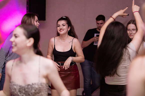 Party-412